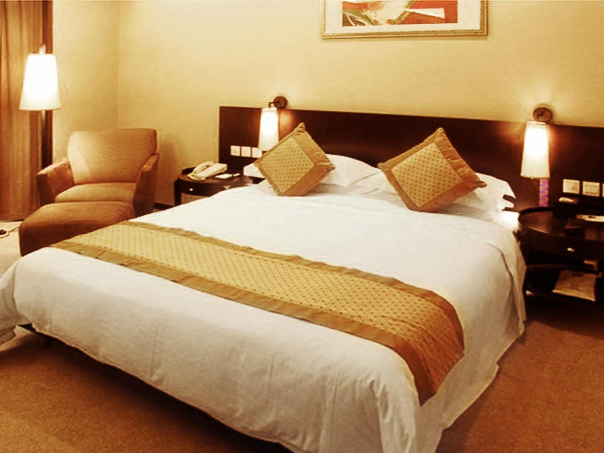 Dongguan Dongcheng International Hotel - Free Shuttle Buses For Executive Room Guests During Canton Fair Extérieur photo