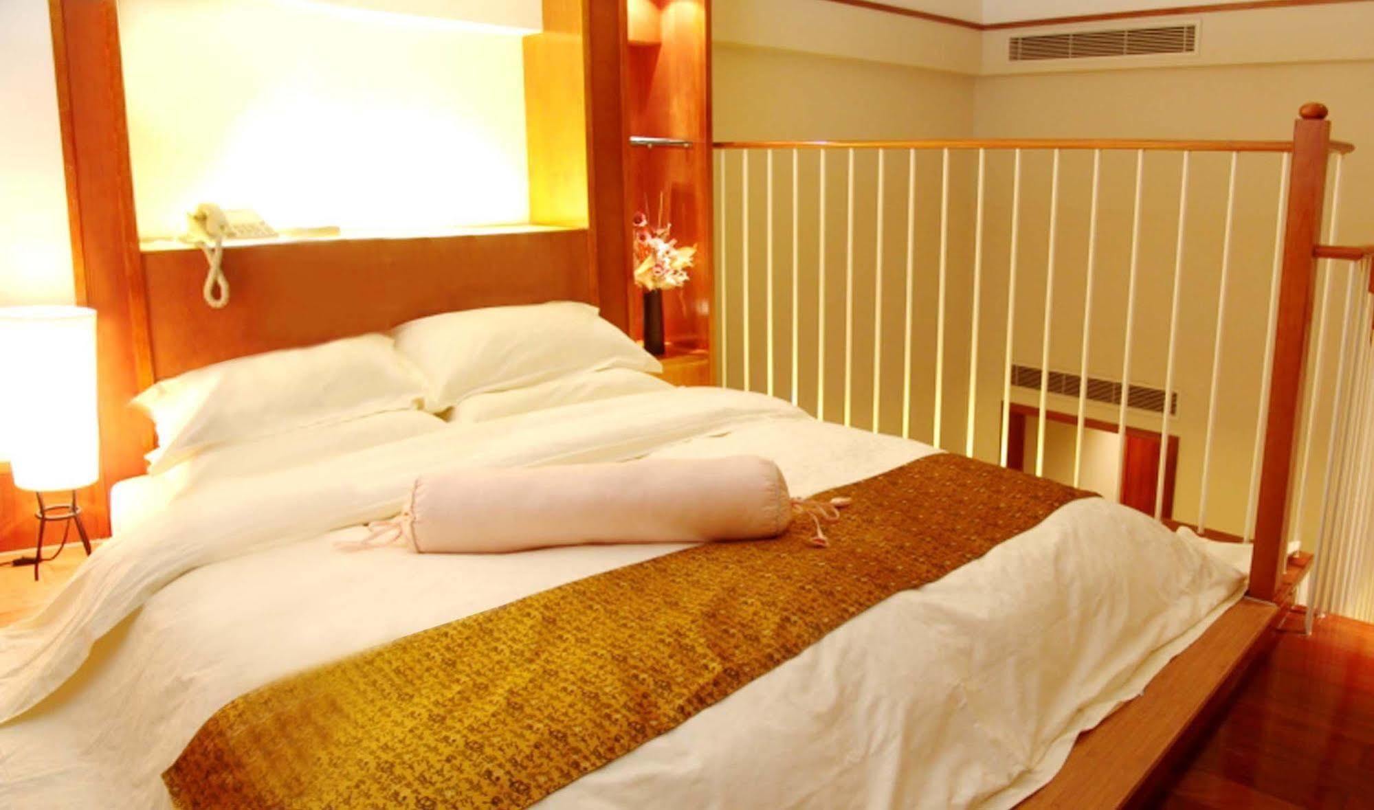 Dongguan Dongcheng International Hotel - Free Shuttle Buses For Executive Room Guests During Canton Fair Extérieur photo